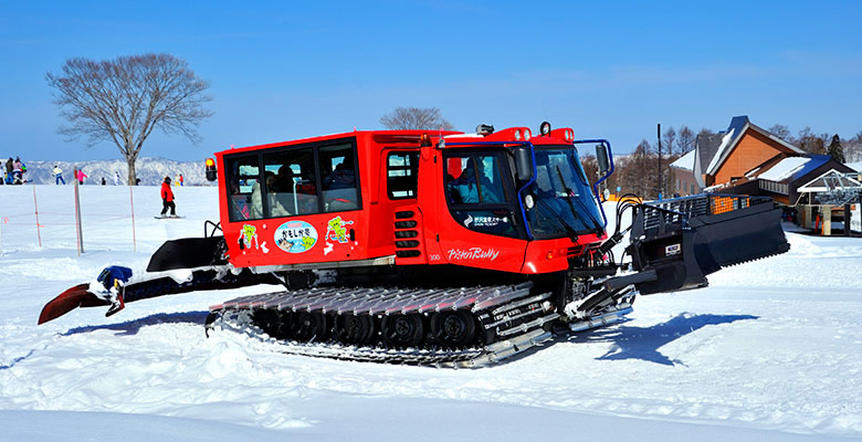 野沢温泉スキー場　雪上遊覧用のビッグキャビン