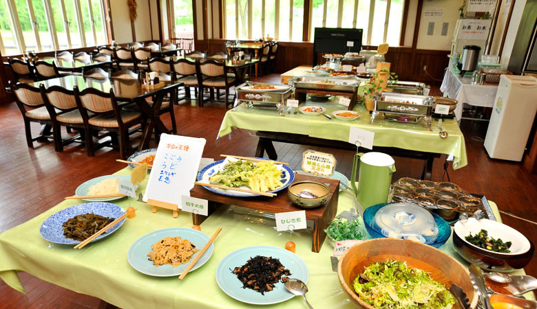 木島平村　郷土料理のバイキング