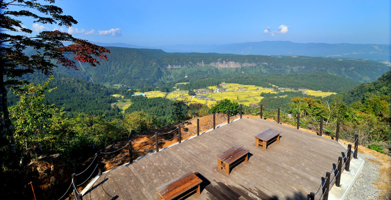 苗場山麓ジオパークニュー・グリーンピア津南展望台