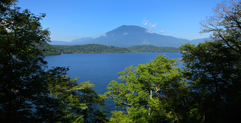 野尻湖と黒姫山