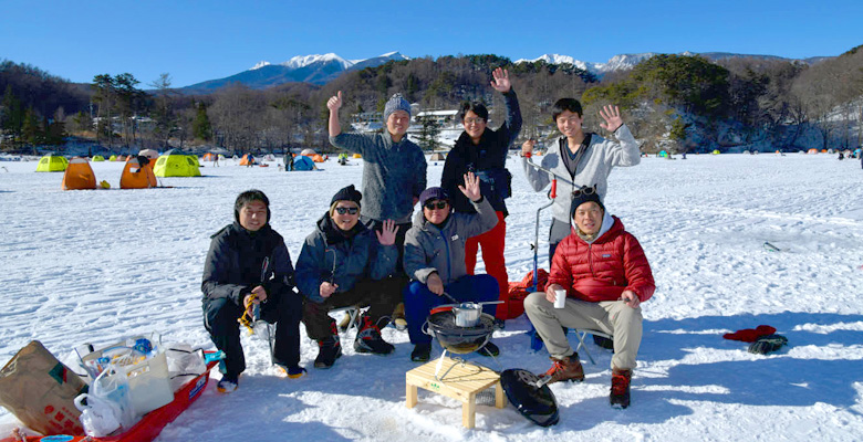 松原湖氷上のワカサギ釣り