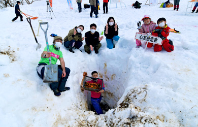 津南の雪下にんじん掘り競争